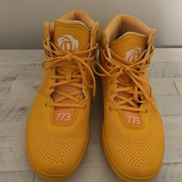Men’s Adidas D Rose 773 IV Basketball Shoes - Picture 3 of 8